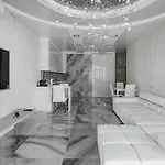Royal Apartman Odessza